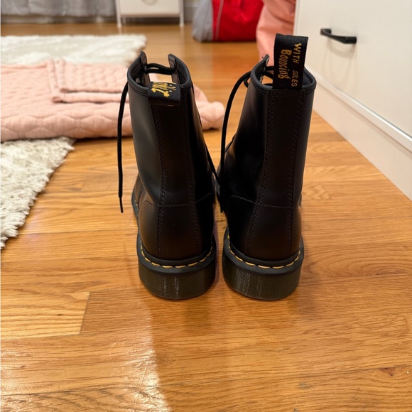 Dr. Martens Black Boots in amazing condition - Picture 4 of 6